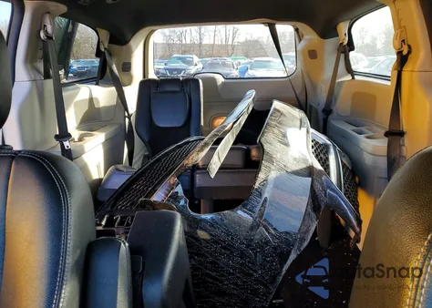 2019 Dodge Grand Caravan Sxt z USA, uszkodzony, nr VIN 2C4RDGCG8KR565831